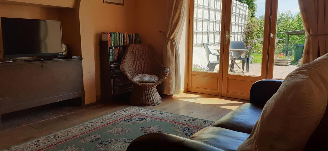 Private Farmhouse For Six In The Countryside Saint-Pierre-sur-Orthe Luaran gambar